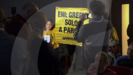 Greenpeace contesta l&#x2019;amministratore delegato di ENI Claudio Descalzi al Festival &#x201c;La Ripartenza&#x201d; di Nicola Porro a Milano
Greenpeace contesta l&#x2019;amministratore delegato di ENI Claudio Descalzi al Festival &#x201c;La Ripartenza