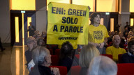 Greenpeace contesta l&#x2019;amministratore delegato di ENI Claudio Descalzi al Festival &#x201c;La Ripartenza&#x201d; di Nicola Porro a Milano
Greenpeace contesta l&#x2019;amministratore delegato di ENI Claudio Descalzi al Festival &#x201c;La Ripartenza