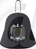 Le Tamagotchi Dark Vador est proposé dans un étui en silicone ayant la forme du casque noir