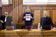 Aktivist Loic Schneider, auch bekannt als der Mönch von Lützerath, steht vor Gericht in Mönchengladbach