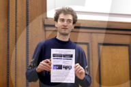 Aktivist Loic Schneider, auch bekannt als der Mönch von Lützerath, steht vor Gericht in Mönchengladbach