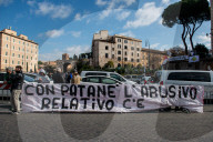 Roma, Sit-in dei tassisti a Bocca della Verit&#xe0;
Roma, Sit-in dei tassisti a Bocca della Verit&#xe0;