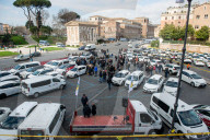 Roma, Sit-in dei tassisti a Bocca della Verit&#xe0;
Roma, Sit-in dei tassisti a Bocca della Verit&#xe0;