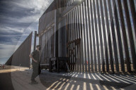 US Military aids in border wall construction in Arizona