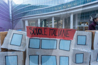 Milano - Presidio con azione degli studenti di Unione degli Studenti