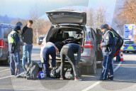 Grenzkontrolle der Bayerischen Grenzpolizei am Grenzuebergang  Oberaudorf