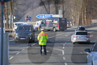 Grenzkontrolle der Bayerischen Grenzpolizei am Grenzuebergang  Oberaudorf