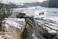 Live fire exercise of Ukrainian tank crews 