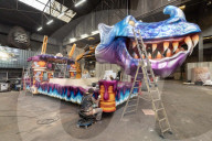 Carnaval de Nice "Roi des Oceans" atelier de fabrication Halle Spada