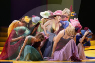 Fotoprobe der Oper Pferd frisst Hut unter der Regie von Herbert Fritsch in Berlin