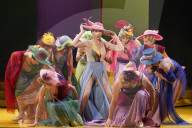 Fotoprobe der Oper Pferd frisst Hut unter der Regie von Herbert Fritsch in Berlin