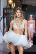 Défilé de mode Etam Live Show 2021 à l'Opéra Garnier à Paris en marge de la fashion week PAP printemps/été 2022