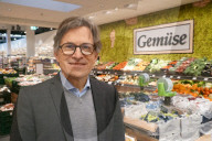 Der EDEKA Vorstandsvorsitzende Markus Mosa im EDEKA Markt Struve in Hamburg Lokstedt 