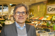Der EDEKA Vorstandsvorsitzende Markus Mosa im EDEKA Markt Struve in Hamburg Lokstedt 