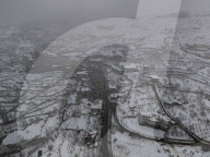 Rare heavy snowfall in Damascus