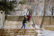 Rare heavy snowfall in Damascus