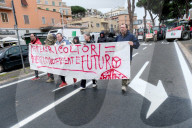 Roma - Protesta degli agricoltori in corteo con i trattori