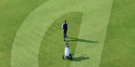 Un chariot de golf intelligent et autonome a été développé pour suivre un joueur et l'aider comme un caddy