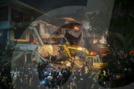 Protesters Set Fire To Ex-Bangladesh PM's Family Home - Dhaka