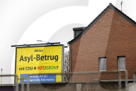 Pro-AfD Wahlplakate in Frechen