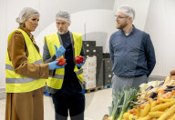 Adel: Zero Waste - Königin Maxima besucht das InstockMarket Food Rescue Cente in Diemen