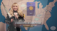 Images de la vidéo Vogue Magazine "The Short Report" avec Sabrina Carpenter