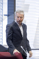 Psychiater und Buchautor Michael Winterhoff als Angeklagter vor dem Bonner Landgericht