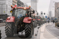 Milano - Protesta agricoltori presso regione Lombardia, trattori in corteo per la città
