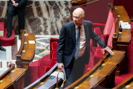 No-confidence motion against the 49.3 of French prime minister - Paris AJ