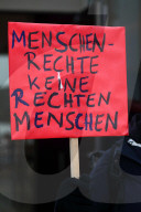 Demonstration gegen den Rechtsruck in der Gesellschaft in Marburg