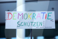 Demonstration gegen den Rechtsruck in der Gesellschaft in Marburg