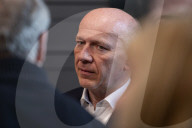 Berlins Regierender Bürgermeister Kai Wegner besucht den "Ort der Wärme"