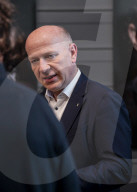 Berlins Regierender Bürgermeister Kai Wegner besucht den "Ort der Wärme"