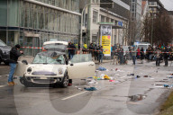 Auto fährt in Verdi-Demo in München - viele Verletzte