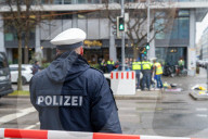 Auto fährt in Verdi-Demo in München - viele Verletzte