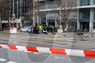Auto fährt in Verdi-Demo in München - viele Verletzte