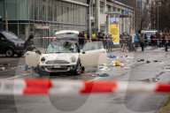 Auto fährt in Verdi-Demo in München - viele Verletzte