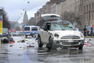 Asylbewerber steuert Auto in Demo – viele Verletzte