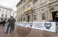 Milano - Presidio organizzato dai tassisti milanesi