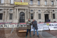 Milano - Presidio organizzato dai tassisti milanesi