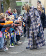 Adel: Königin Maxima besucht im Rahmen der Kampagne Mehr Musik im Klassenzimmer eine Grundschule in Emmen