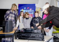 Adel: Königin Maxima besucht im Rahmen der Kampagne Mehr Musik im Klassenzimmer eine Grundschule in Emmen
