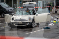 Auto fährt in Verdi-Demo in München - viele Verletzte