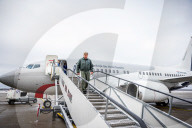 Adel: Truppenbesuch - König Willem Alexander auf dem Militärflugplatz Ämari in Estland