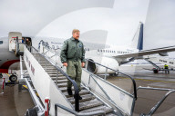 Adel: Truppenbesuch - König Willem Alexander auf dem Militärflugplatz Ämari in Estland