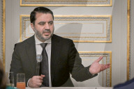 Syrian Minister of Foreign Affairs meets Syrian diaspora in Paris - FA