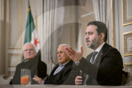 Syrian Minister of Foreign Affairs meets Syrian diaspora in Paris - FA