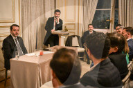 Syrian Minister of Foreign Affairs meets Syrian diaspora in Paris - FA