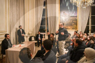 Syrian Minister of Foreign Affairs meets Syrian diaspora in Paris - FA