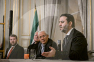 Syrian Minister of Foreign Affairs meets Syrian diaspora in Paris - FA